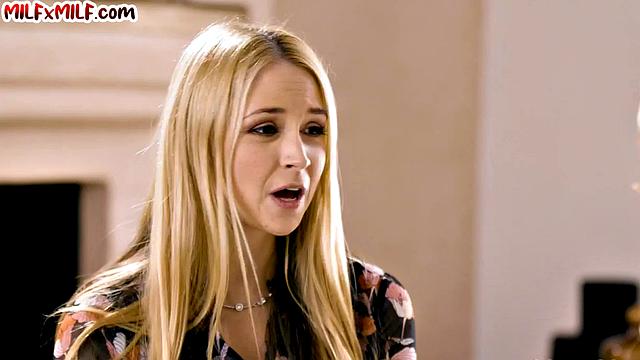 бюстистые блондинки милфы страстно трутся друг о друга