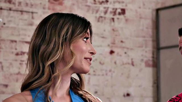 Bisexual Trans in analbanging 3some