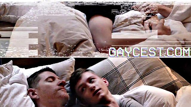 рыжий отсасывает и получает по жопе на чердаке