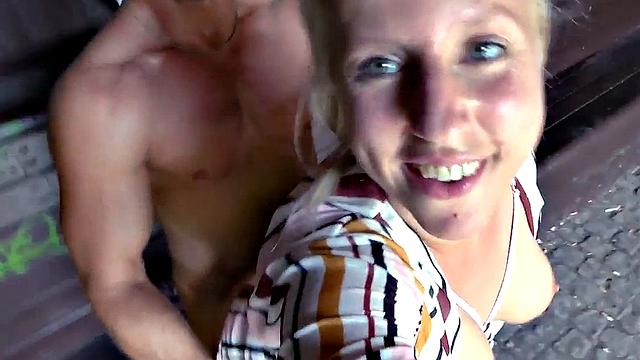 Public German amateur MILF gets fucked outdoors on sex date