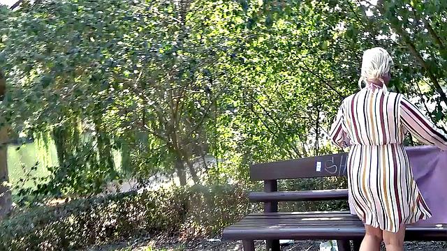 Public German amateur MILF gets fucked outdoors on sex date