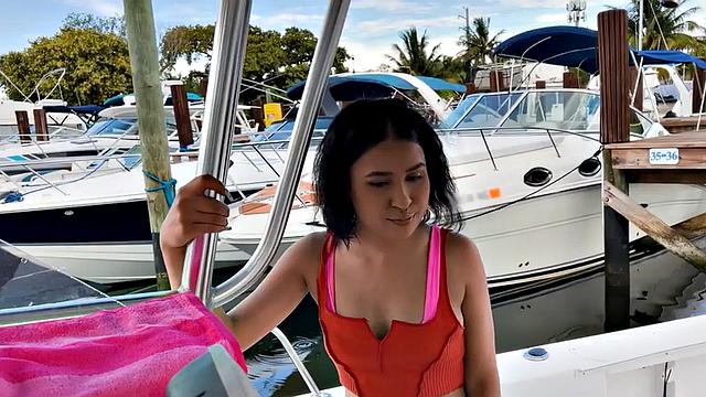 Shorty lets 21yo deepthroat his cock outdoor