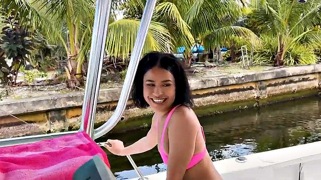 Shorty lets 21yo deepthroat his cock outdoor