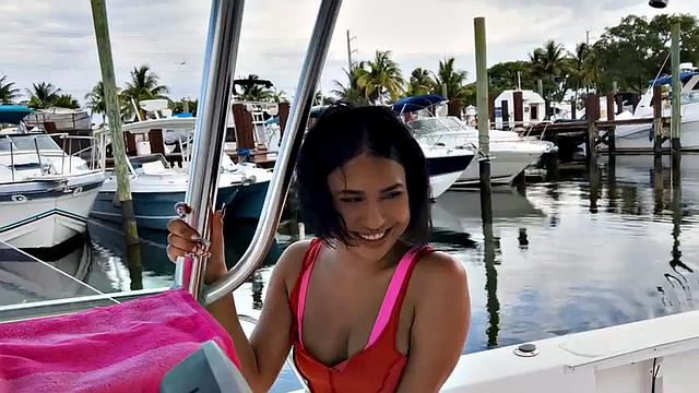 Shorty lets 21yo deepthroat his cock outdoor