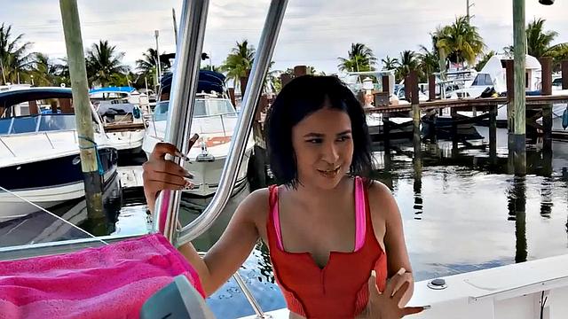 Shorty lets 21yo deepthroat his cock outdoor