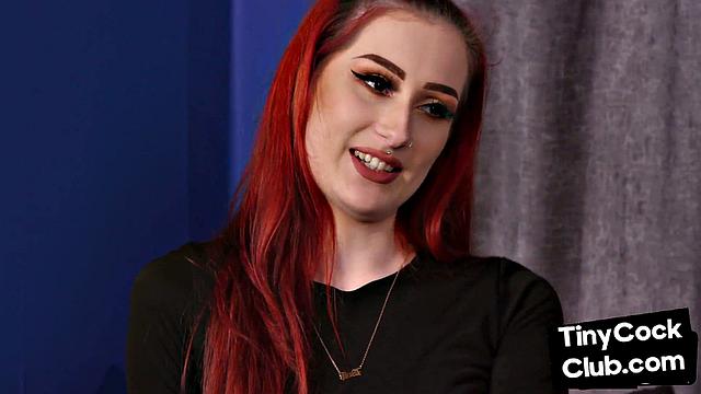 Рыжая миниатюрная красотка дрочит парню в чулках и грязно говорит.