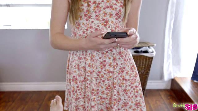 Obsessed With My Stepbrother - S1:E6