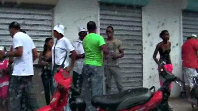 доминиканка марлен берет сперму в рот