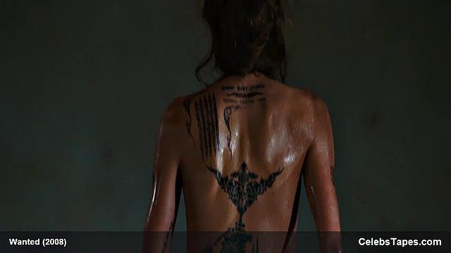 Angelina Jolie flaunts her smooth bare ass