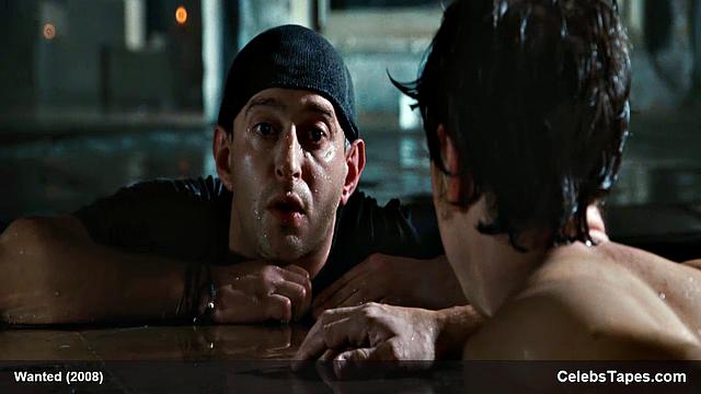 Angelina Jolie flaunts her smooth bare ass