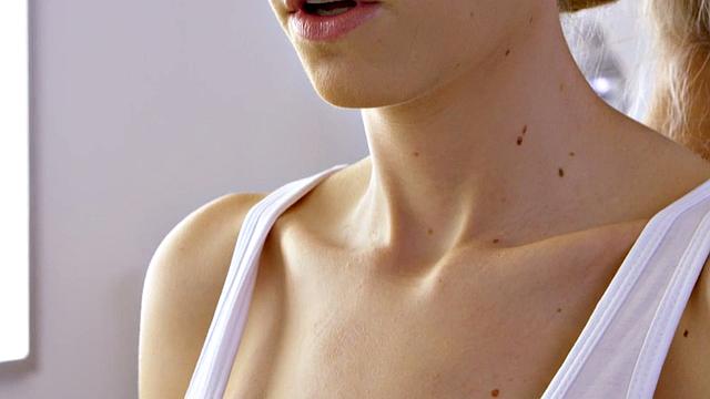 Massaging dykes playing in 69 after an oiled massage