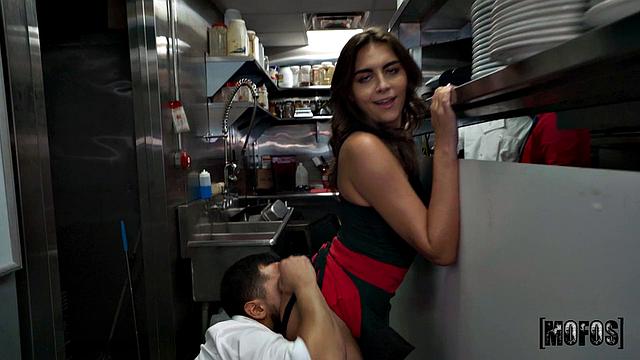 Когда лень двигаться - трахай сбоку, кайф не меньше