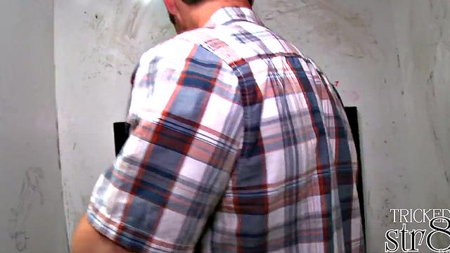 Real guy getting head at gloryhole