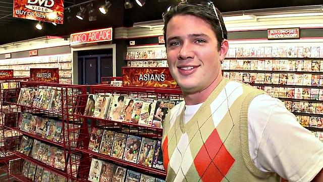 Fooled gloryhole str8 gets blowjob before cumming on face