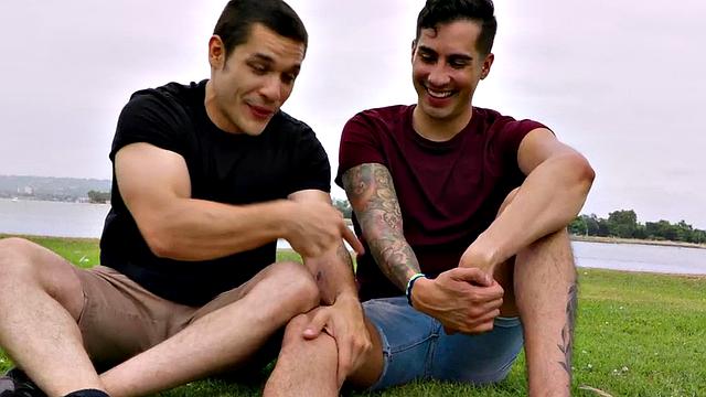 Debut stud barebacked by inked athletic on casting