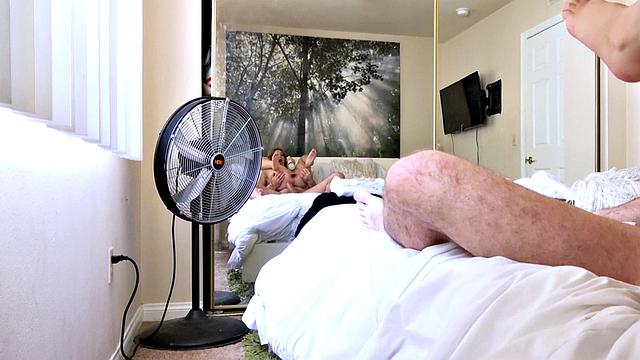 Amateur anal babe deepthroats BWC at home and toys pussy