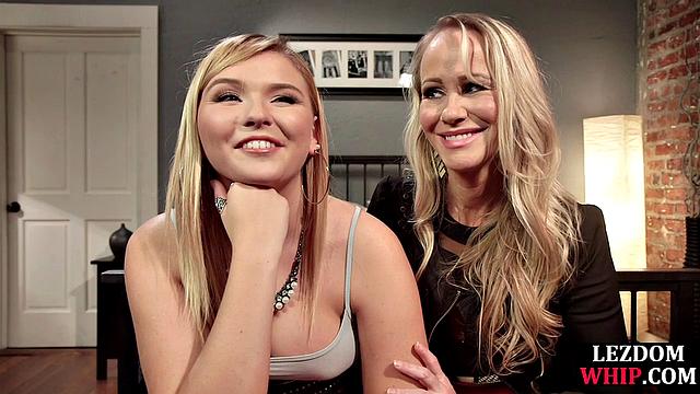 Mouthdildo submissive queened