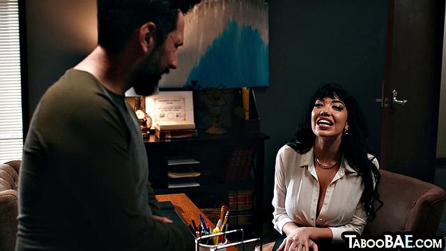 Stunning slut pussybouncing