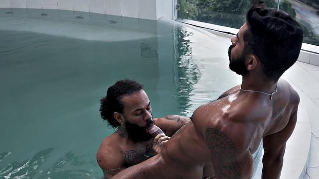 Hung Hispanic chiseled Latinos fucking