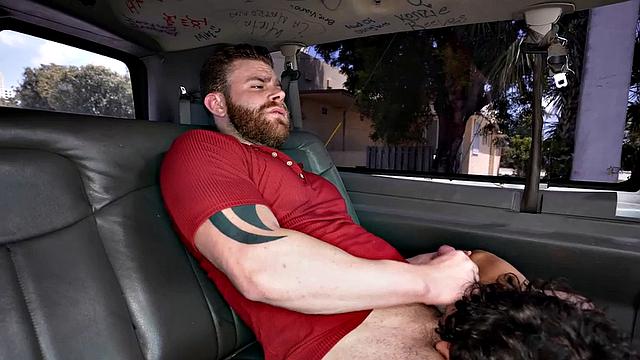 Pulled jock fucks twink in public outdoor van for cash