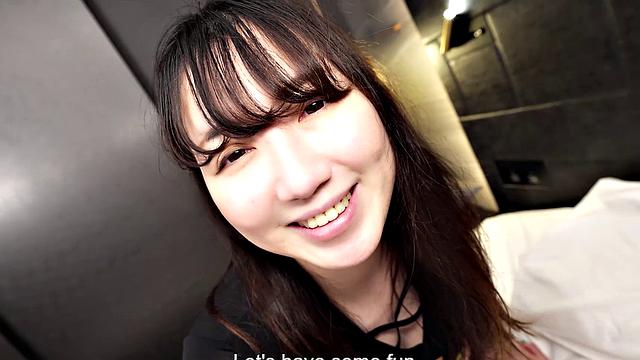 Japanese housewife shows her blowjob skill