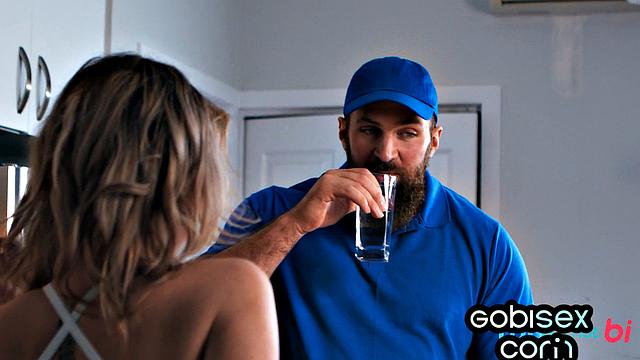 Stunning cutie sucking in bi 3some