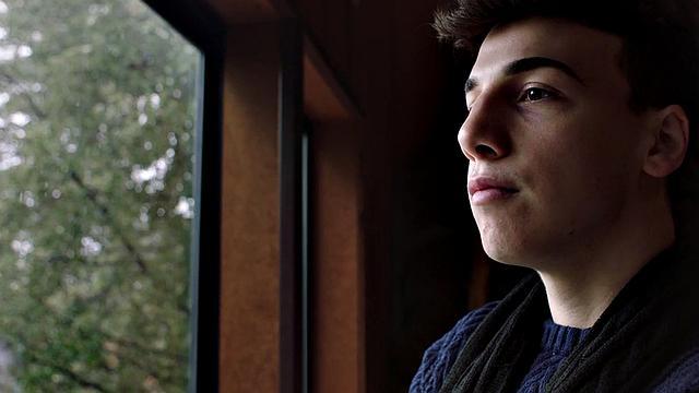 21yo twink rimmed and bareback fucked by stepbrother