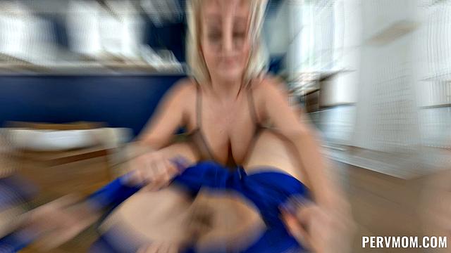 Stepmom Likes to Flaunt