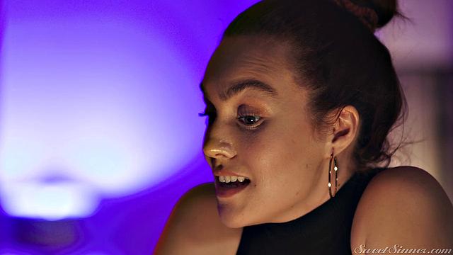 The Sex Therapist 6 - Scene 2 - Up Close Personal