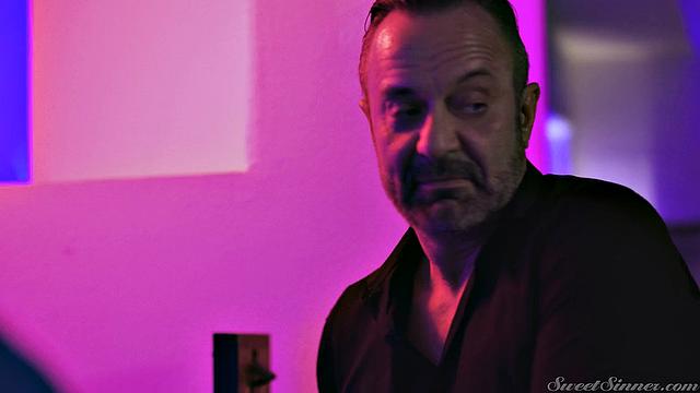 The Sex Therapist 6 - Scene 2 - Up Close Personal