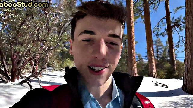 доминирующий сводный брат связывает и трахается с извращённым твинком без резинки