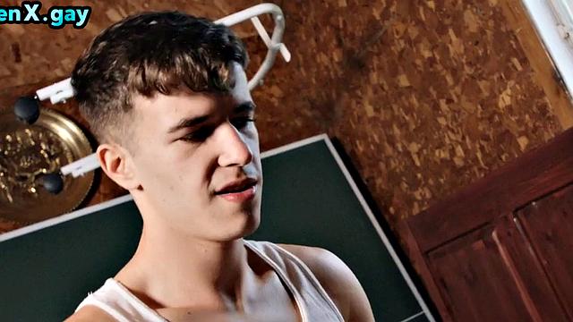 Barebacked twink cums and gets facial from BFs cock