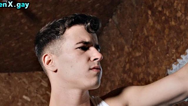 Barebacked twink cums and gets facial from BFs cock