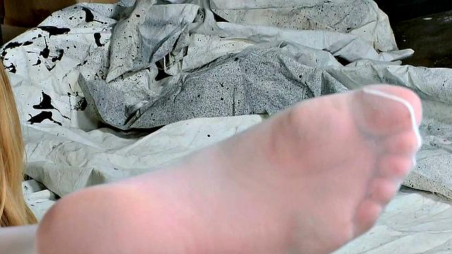 Painting Pedestal Slut