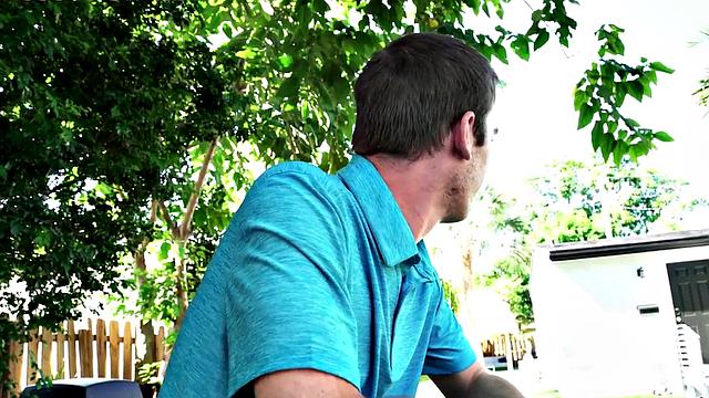 Watch this tattooed ebony goddess give BJ and HJ in her bikini outdoors