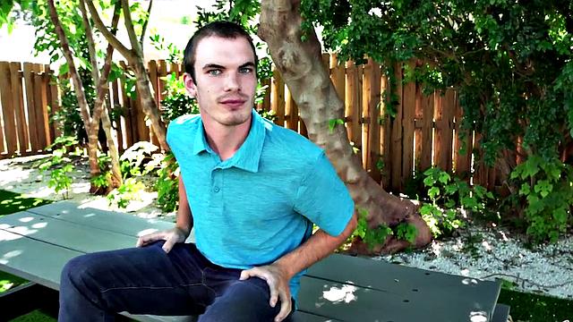 Watch this tattooed ebony goddess give BJ and HJ in her bikini outdoors