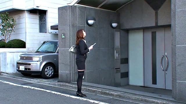 Big Titted Hitomi Araki Gives POV Blowjob