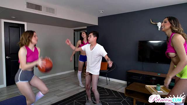 March Stepsister Madness - Season 7, Episode 3