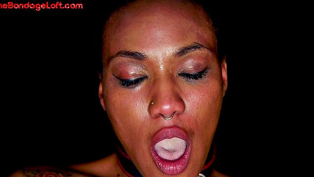 Public suspension paddling slut