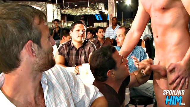 Insatiable amateurs stripper