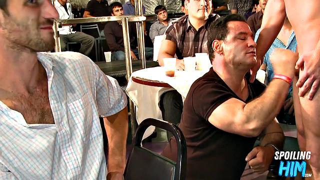 Insatiable amateurs stripper