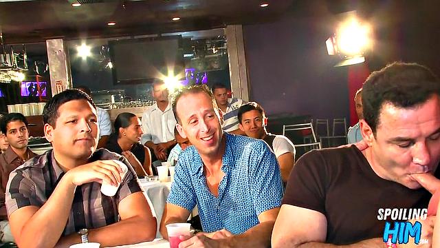 Insatiable amateurs stripper