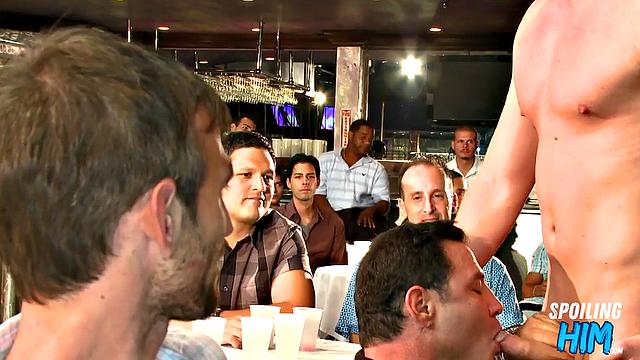 Insatiable amateurs stripper