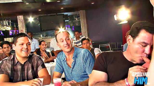 Insatiable amateurs stripper