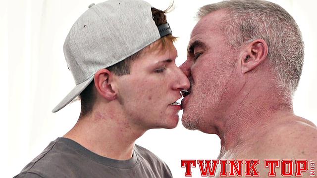 LUKAS STONE Chapter 1 - Newbie