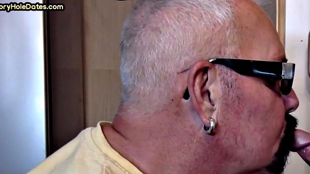 Grayhair gloryhole DILF sucks in private closeup video