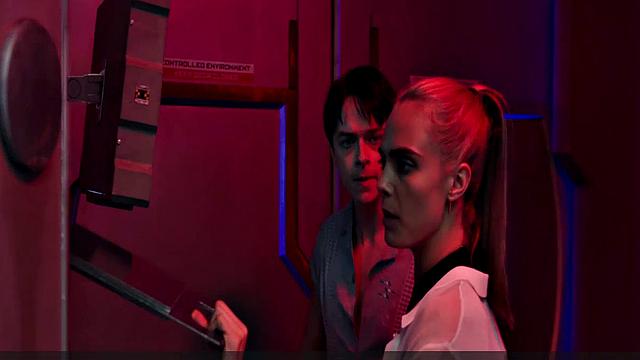 Cara Delevingne bikini video