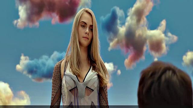 Cara Delevingne bikini video