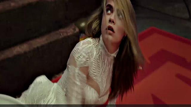 Cara Delevingne bikini video