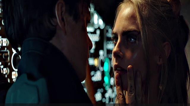 Cara Delevingne bikini video